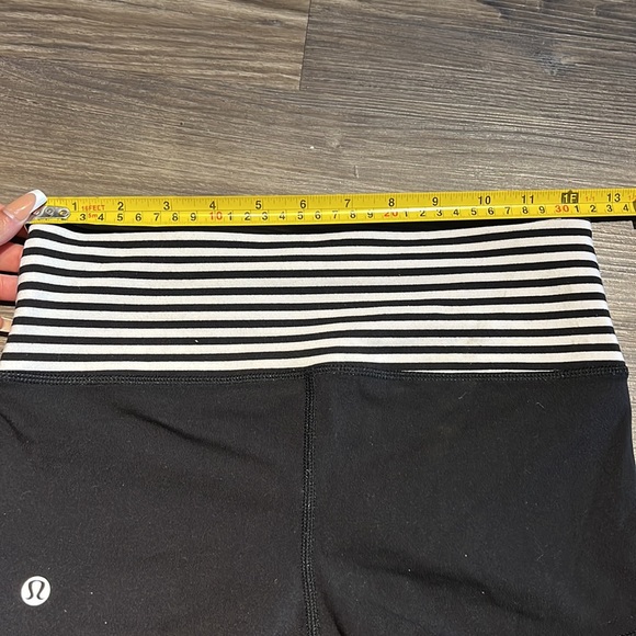 Lululemon reversible boogie shorts - Picture 5 of 7